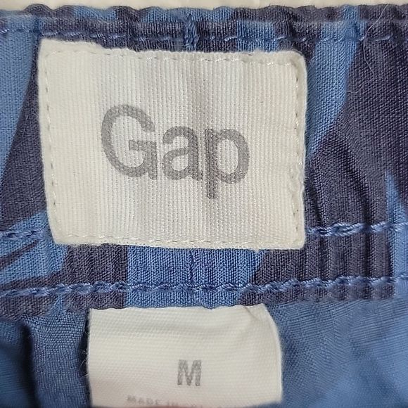 Gap Lightweight Hiking Shorts - Size M - Picture 2 of 6